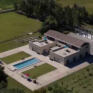 https://domaine-des-eucalyptus.fr-provencehotel.com